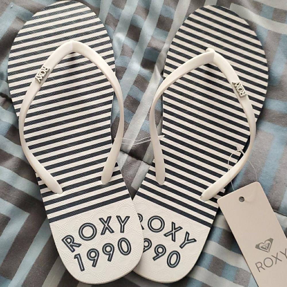 Roxy flip flops
